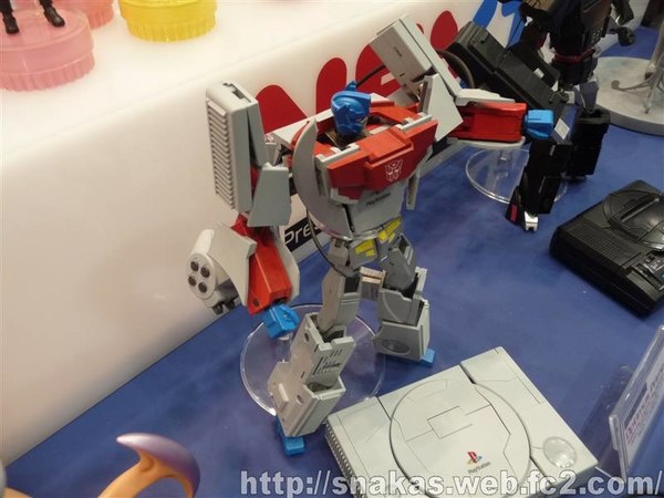 Japan Model Hobby Show   T Arts PlayStation Optimus Prime, AOE Optimus Prime DMK, Kotobukiya D Style, More  (15 of 34)